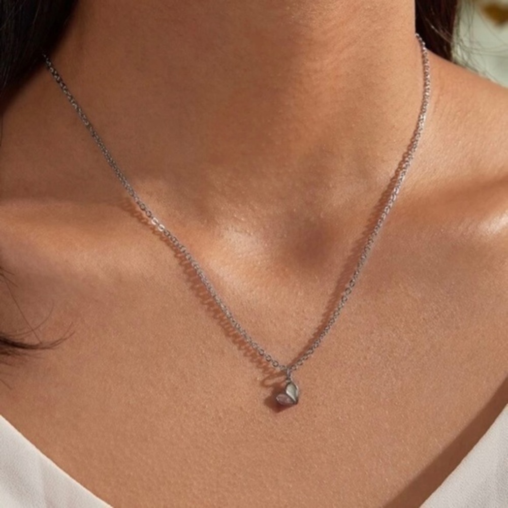 3/$30 🤍 Tiny Heart Necklace